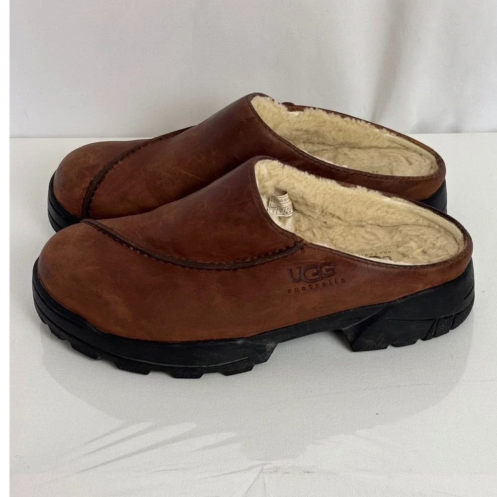 UGG Australia 5120 Leather Shearling Lined Clogs Mules Brown Mens 8 Womens 10